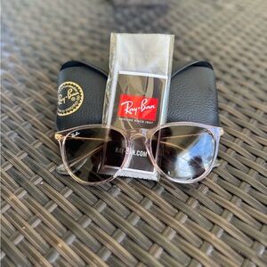 Ray-Ban Sunglasses Women Erika Classic